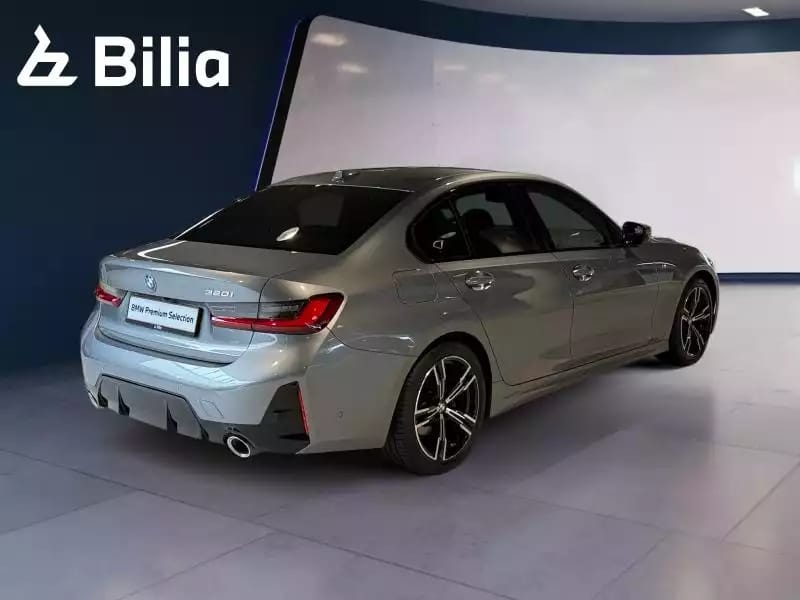 BMW 320 320i M-Sport - Photo 1