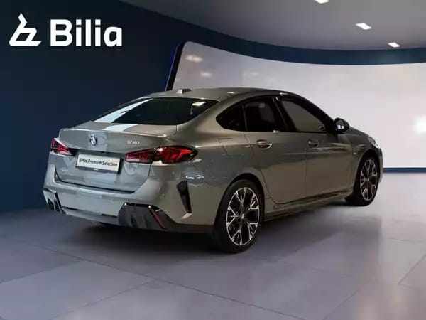 BMW 220 220i M-Sport - Photo 2