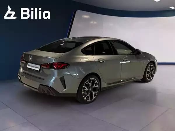 BMW 220 i pack M 2025 non plug-in - Photo 2