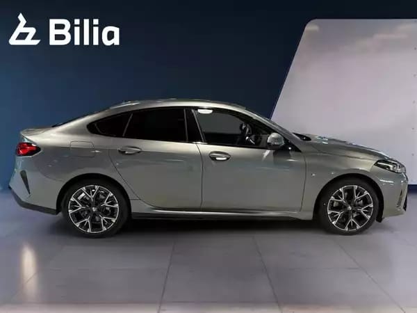 BMW 220 i pack M 2025 non plug-in - Photo 2