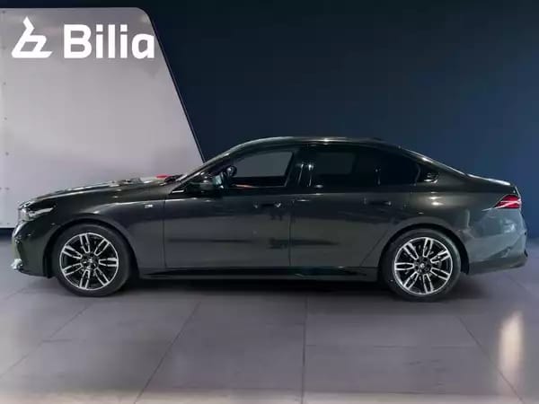 BMW 520 520d Berline M-sport - Photo 2