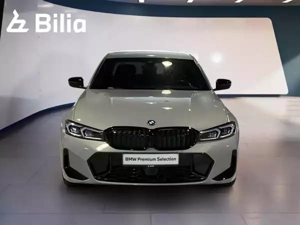 BMW 330 330e xDrive M Sport - Photo 2