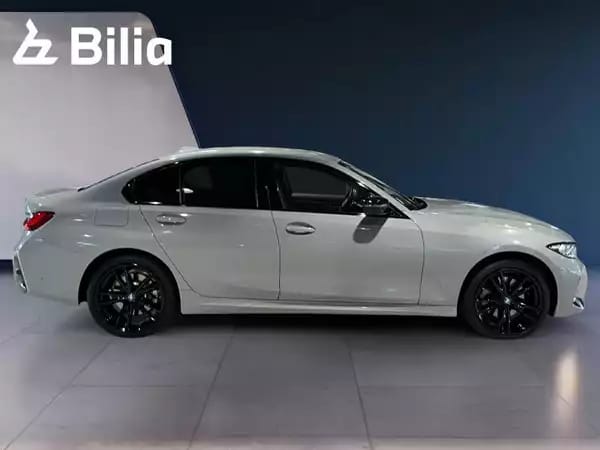 BMW 330 330e xDrive M Sport - Photo 3