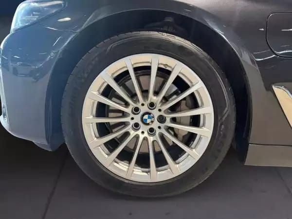 BMW 530 e xDrive - Photo 3