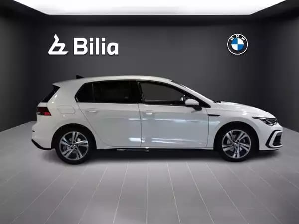 Volkswagen Golf VIII R-Line // 2023 - Photo 2