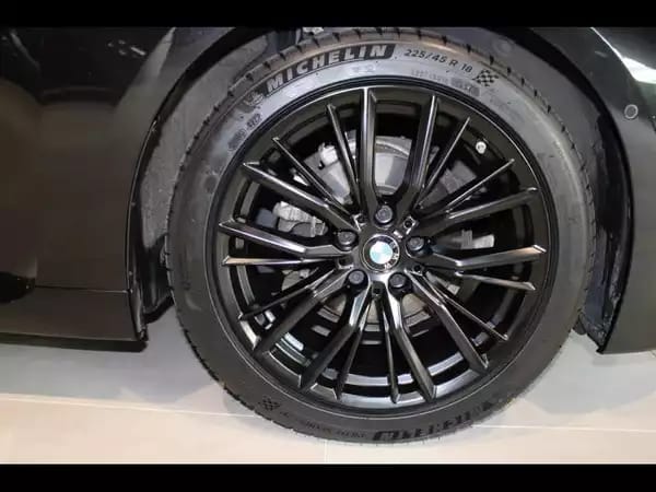 BMW 218 Pack M coupé 2024 - Photo 3