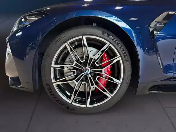 BMW M3 Competition M xDrive 2024 - Photo 3