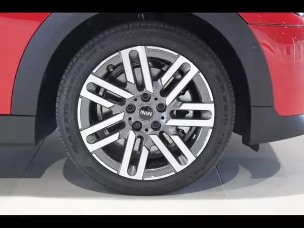 MINI Cooper 5 portes// 2024 - Photo 3