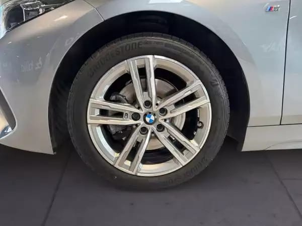 BMW 118 Pack M // 2023 - Photo 3