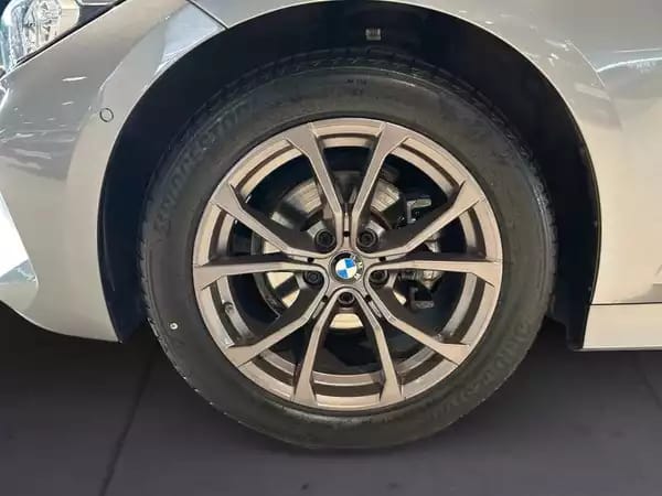 BMW 318 Touring  // 2024 - Photo 3