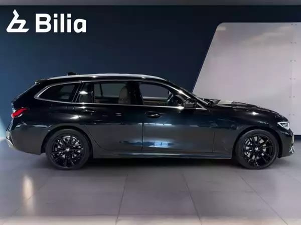 BMW 330 Touring - Photo 2