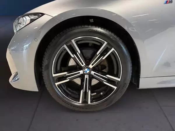 BMW 320 320i M-Sport - Photo 3