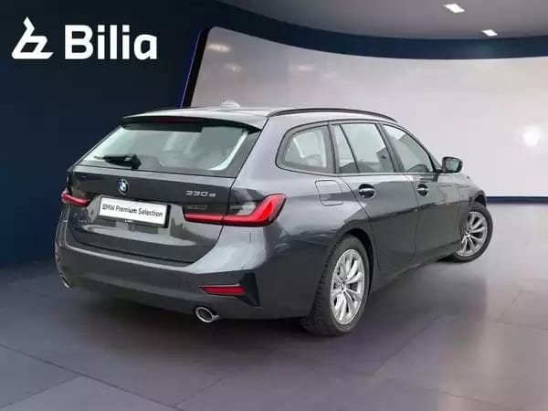 BMW 330 330e Touring - Photo 2