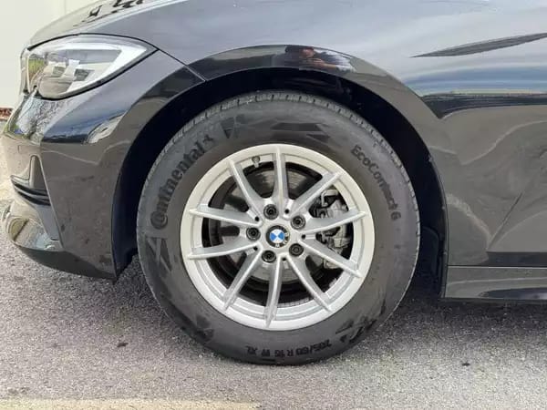 BMW 318 d berline - Photo 3