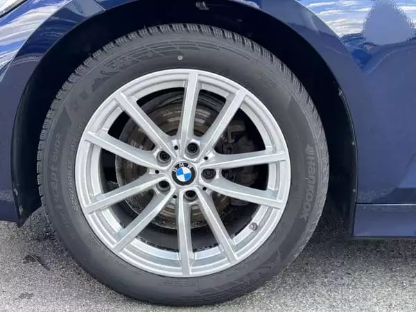 BMW 318 i Berline - Photo 3