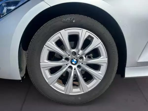 BMW 318 318d Touring - Photo 3