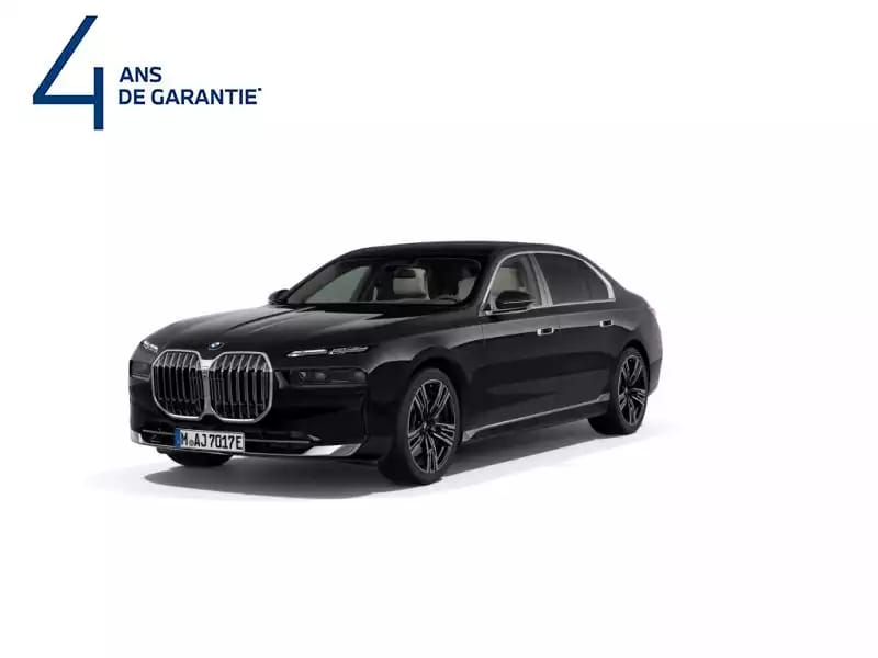 BMW 750 xDrive Sedan - Photo 1