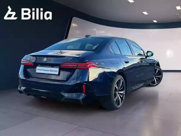 BMW 550 550e xDrive Berline Kit M Sport - Photo 2