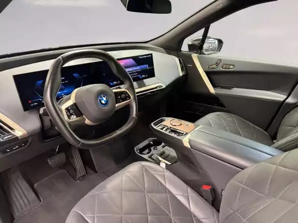 BMW iX xDrive 50 - Photo 2
