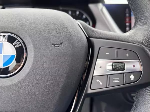 BMW 116 i Hatch - Photo 2