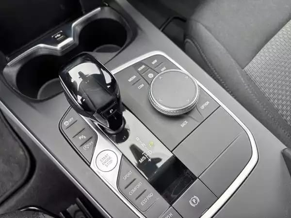 BMW 116 i Hatch - Photo 3