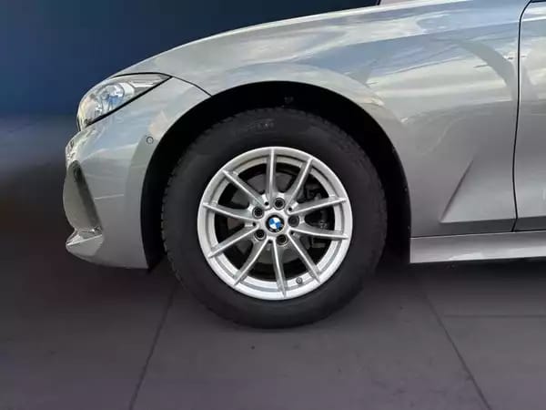 BMW 318 Touring - Photo 3