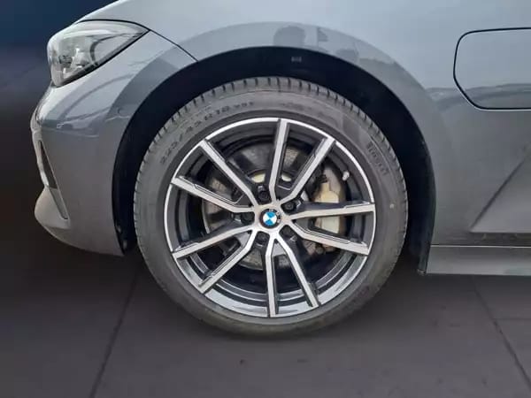 BMW 330 e xDrive touring - Photo 3