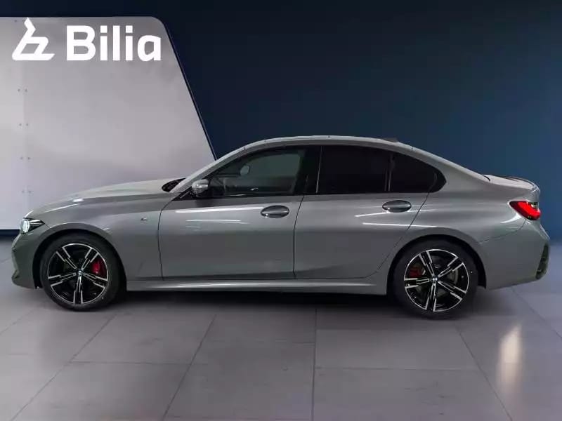 BMW 330 330d xDrive M-sport - Photo 1