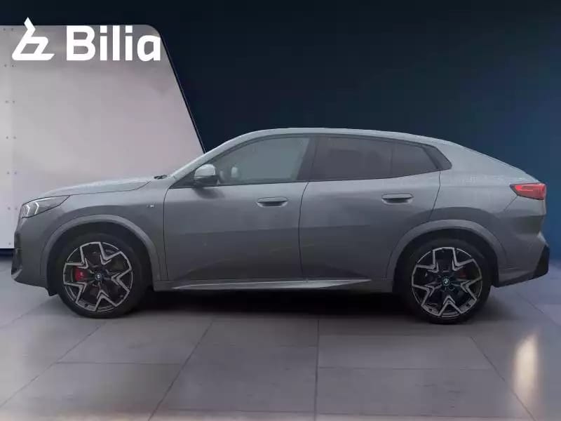 BMW iX2 iX2 xDrive30 - Photo 1