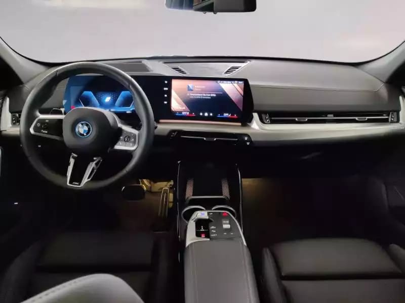 BMW iX2 xDrive 30 - Photo 1