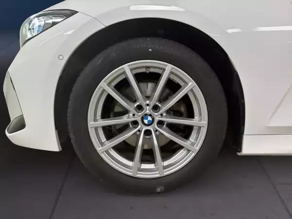 BMW 320 320d xDrive M-sport - Photo 3