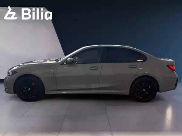 BMW 330 330e xDrive M-sport - Photo 2