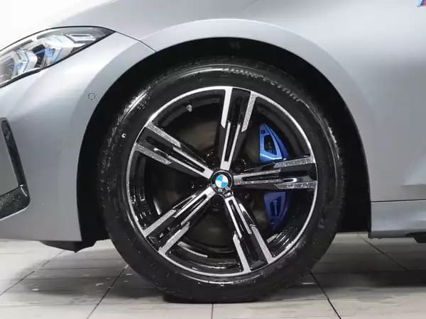 BMW 320 320d M-sport - Photo 3