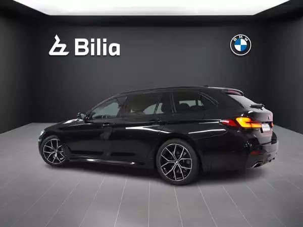 BMW 530 Touring M-SPORT - Photo 2