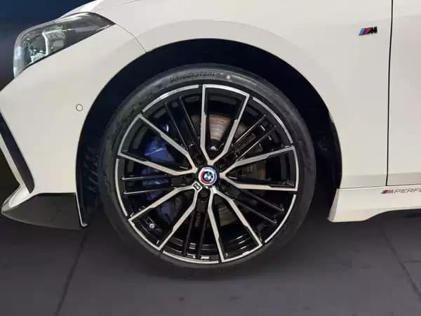 BMW 135 Hatch - Photo 3