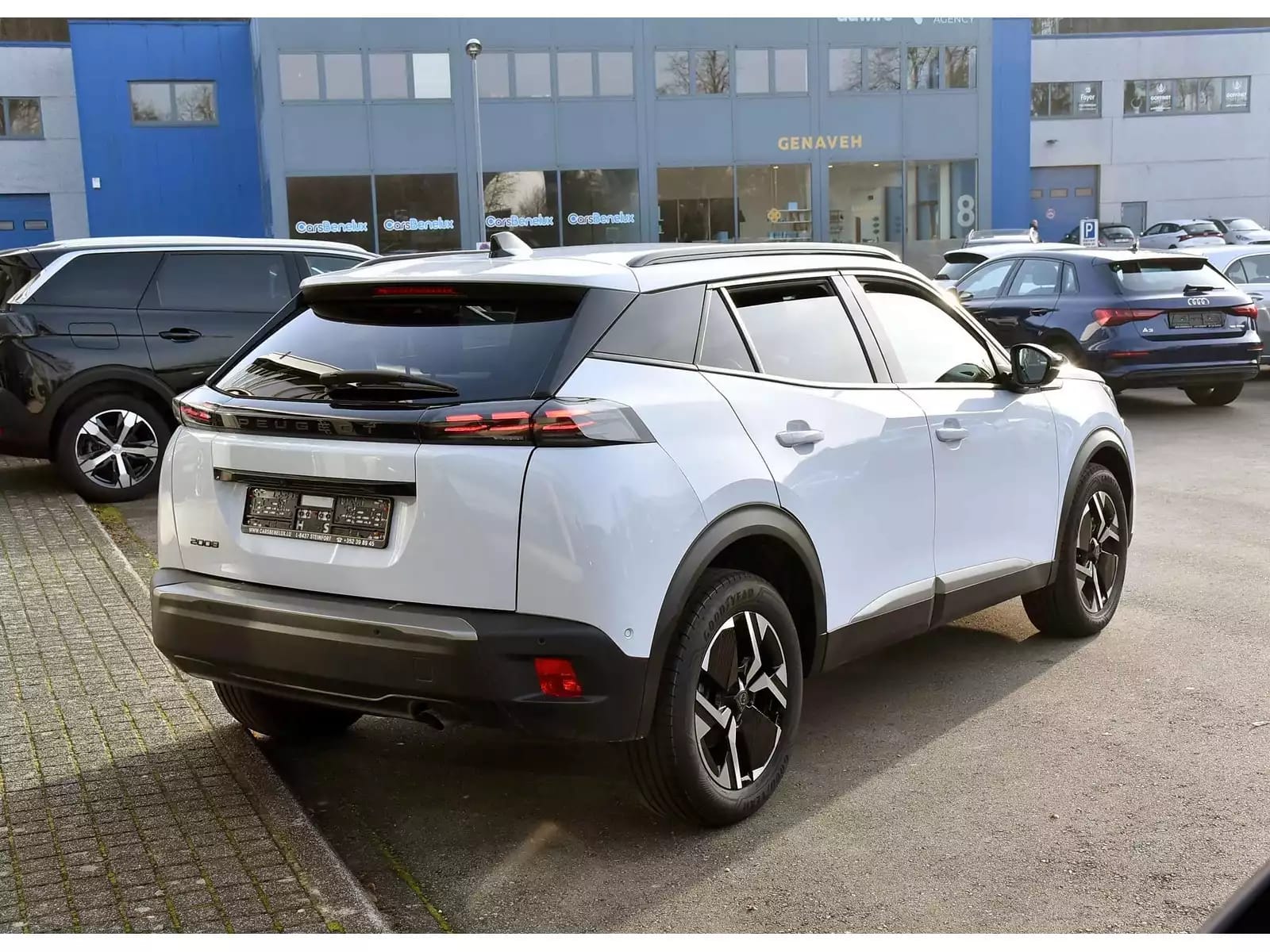 Peugeot 2008 1.2 PureTech Allure ACC GPS LANE SIDE REGUL CAM 360 1° MAIN - Photo 1