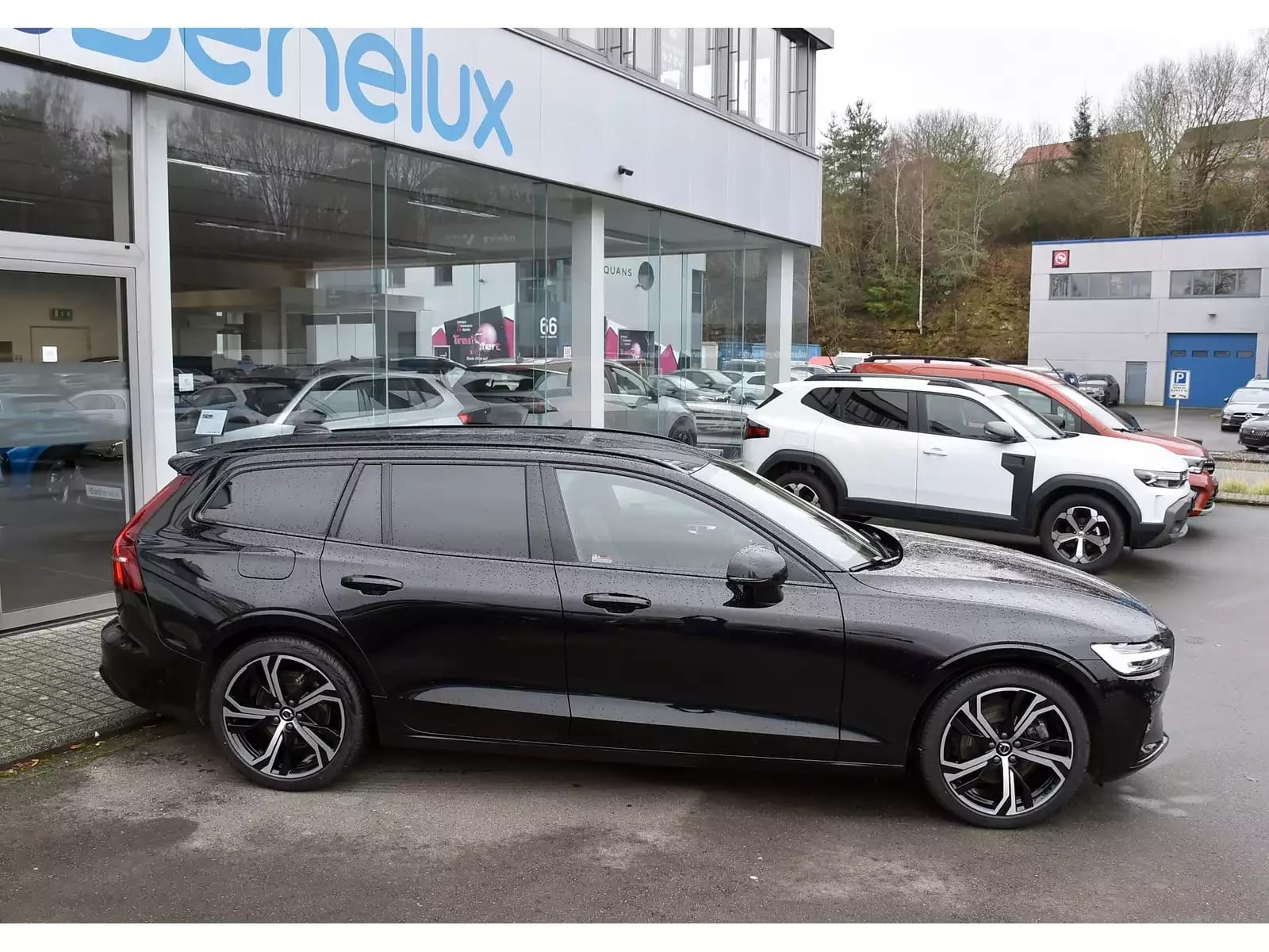 Volvo V60 2.0 B4 Plus Dark Geartronic CUIR MEMO ATT RMQ CAM360 HARMAN 1° MAIN - Photo 1