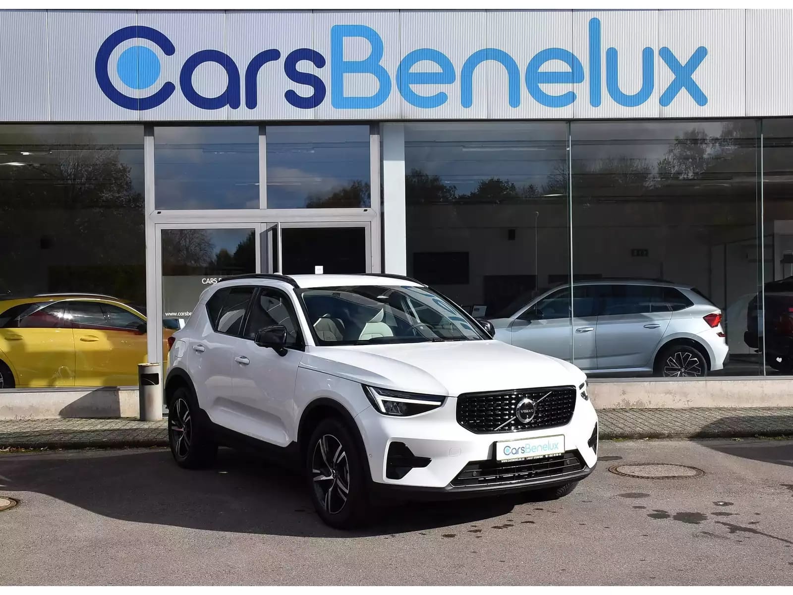 Volvo XC40 2.0 B3 MHEV Plus Dark DCT MEMO HARMAN PILOT ATT RMQ NEUF - Photo 1