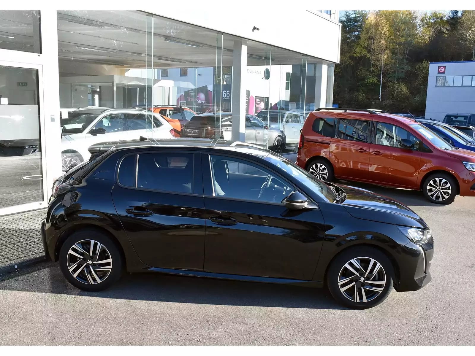 Peugeot 208 1.2 PureTech Allure - Photo 1