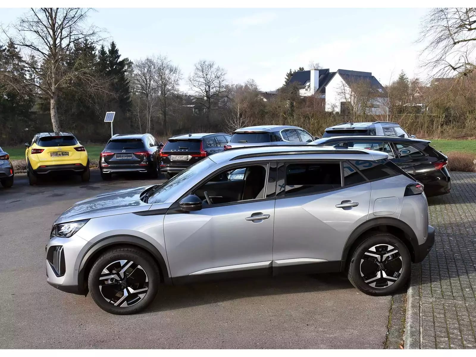 Peugeot 2008 1.2 PureTech Allure ACC GPS LANE SIDE REGUL CAM 360 1° MAIN - Photo 1