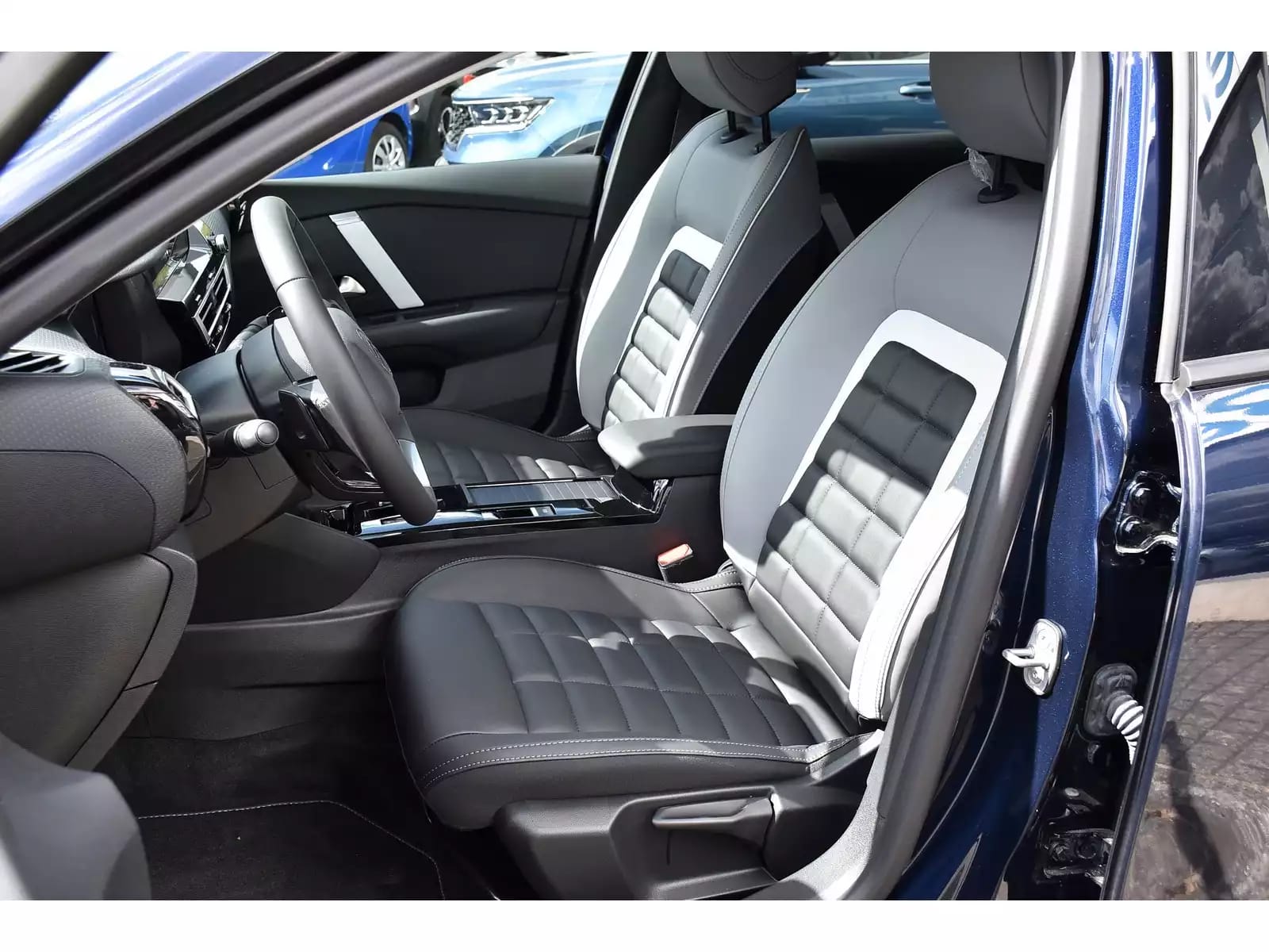 Citroën C4 1.2 PureTech 130 EAT8 MAX ACC HUD LANE SIDE CAM360 NEUVE - Photo 1