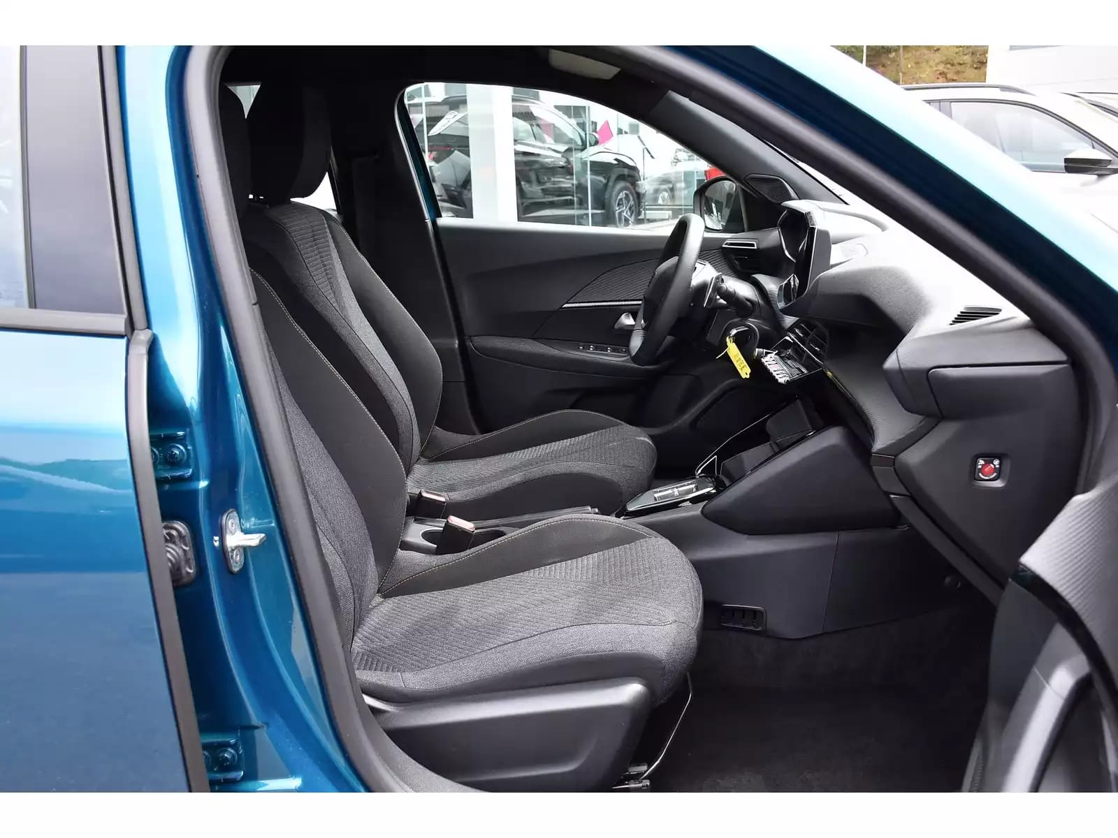 Peugeot 2008 1.2 Hybrid 145 e-DCS6 Style REGUL LANE PDC 1° MAIN - Photo 1