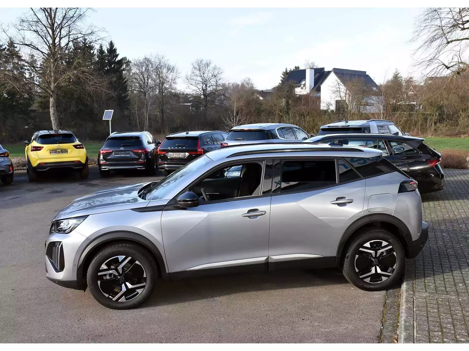 Peugeot 2008 1.2 PureTech Allure ACC GPS LANE SIDE REGUL CAM 360 1° MAIN - Photo 1