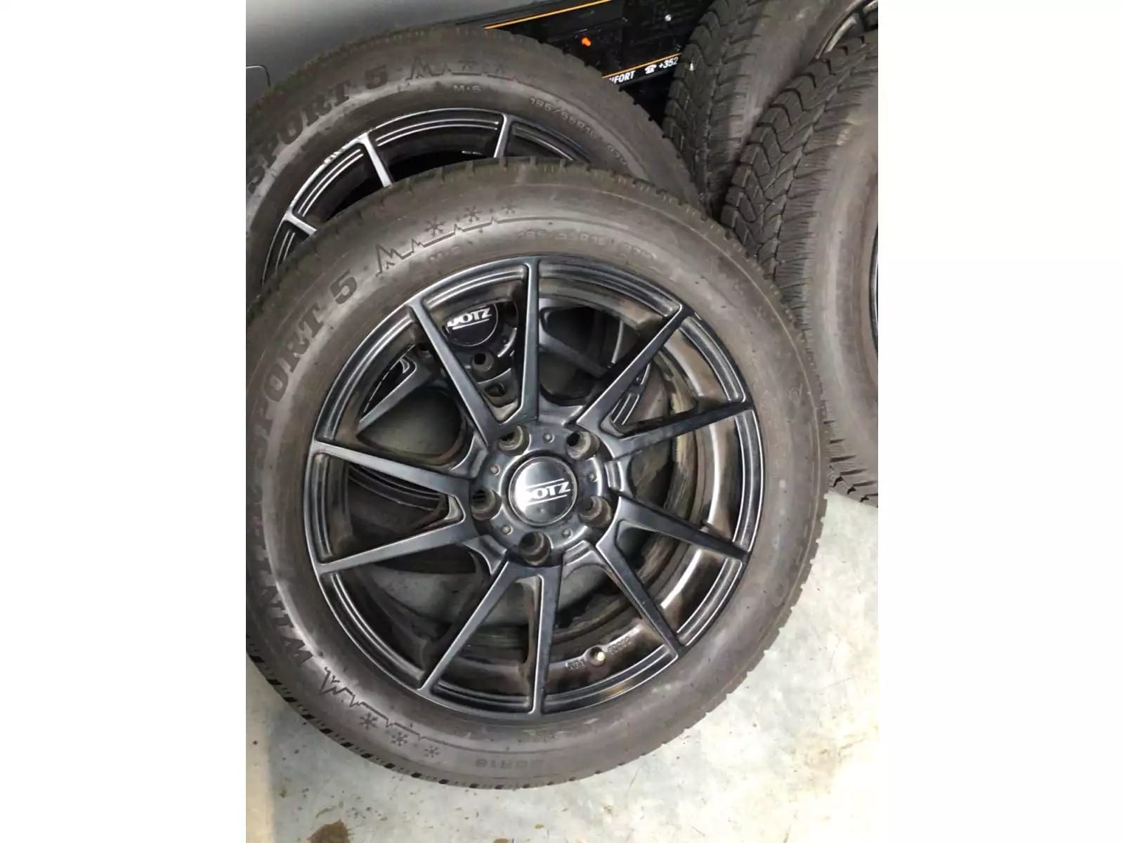 Jantes alu + Pneus hiver 16 195/55 R16 87H - Photo 1