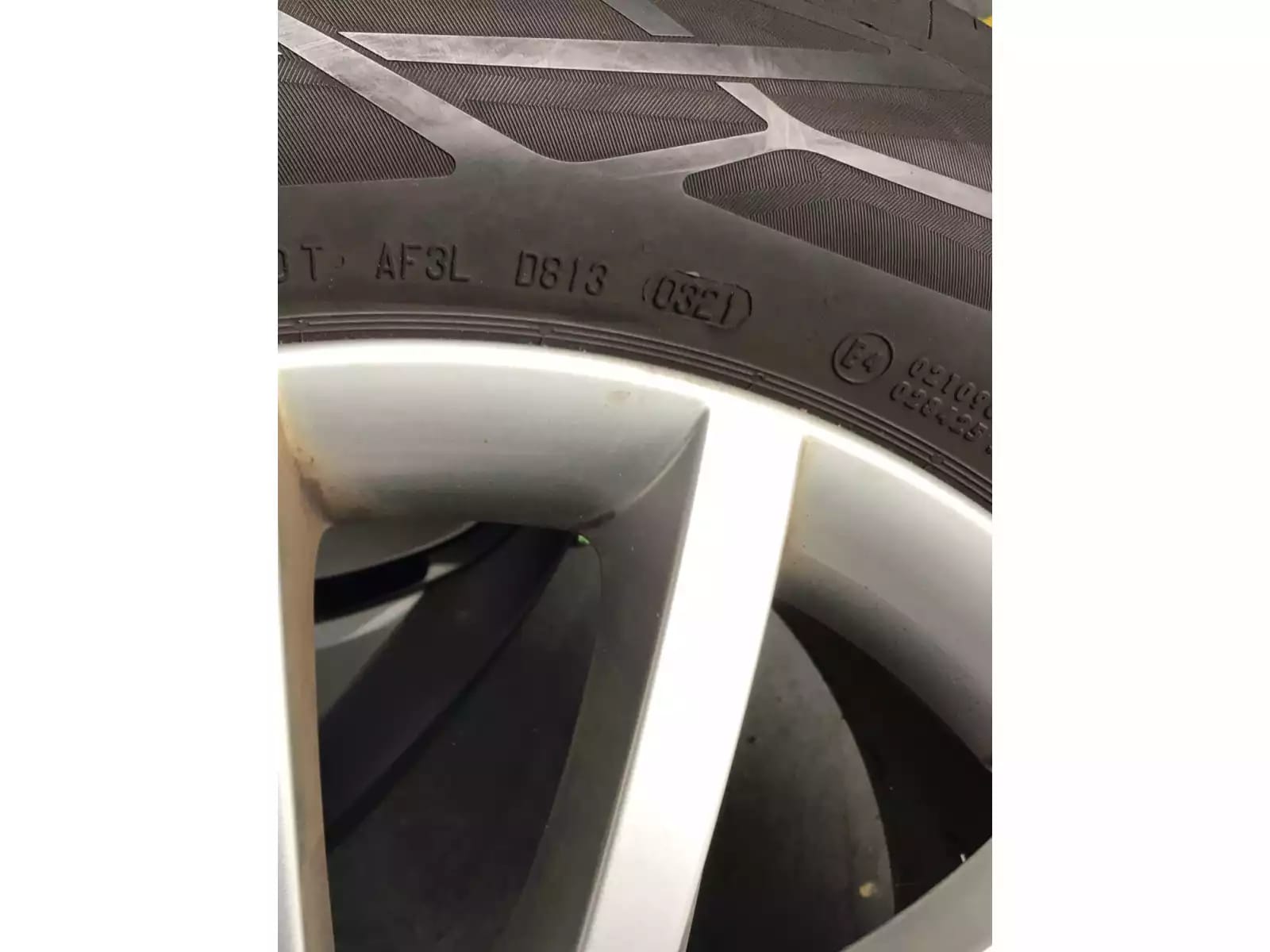 Jantes alu + Pneus été 18 235/55 R18 100V - Photo 1