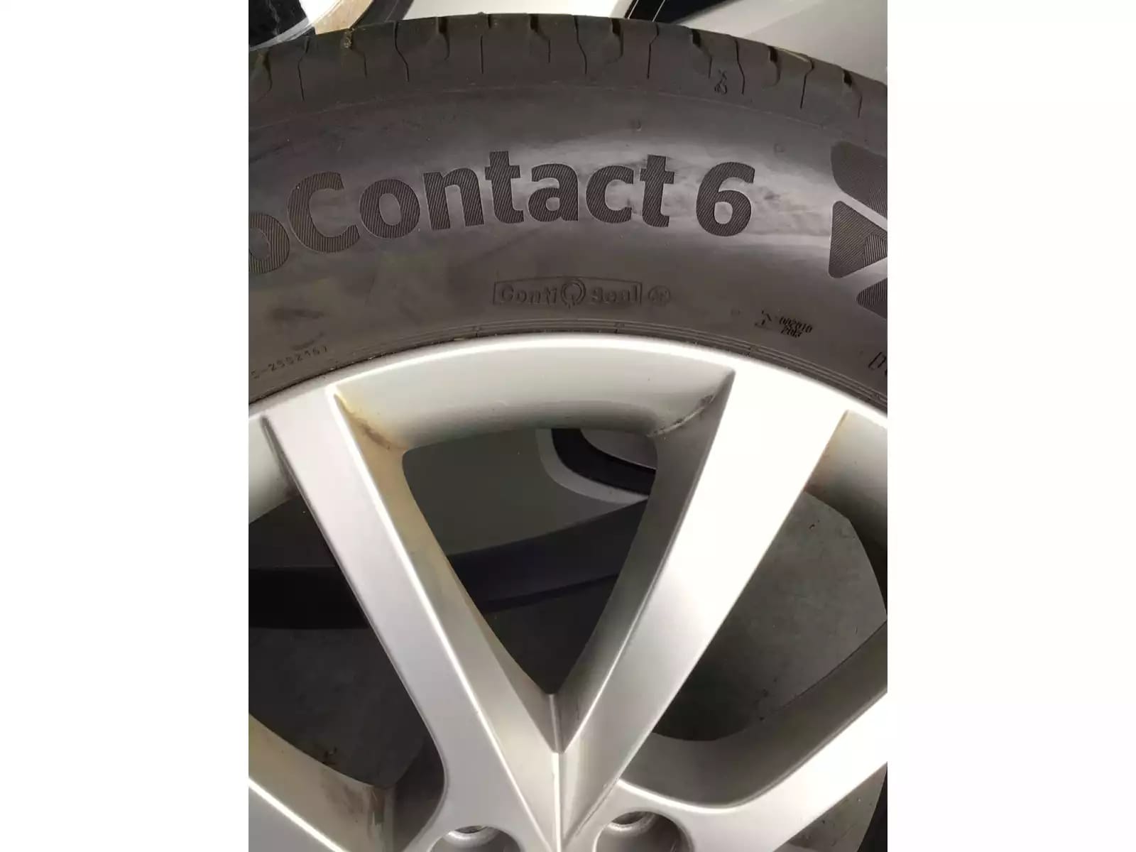 Jantes alu + Pneus été 18 235/55 R18 100V - Photo 1