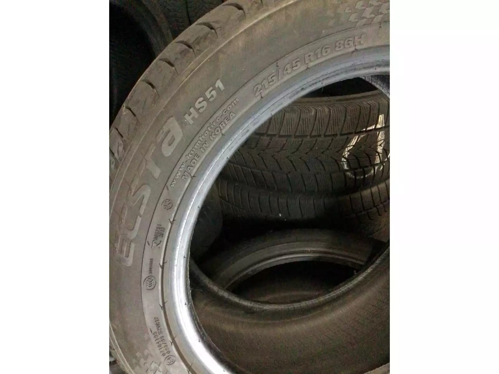 Pneus été 16 215/45 R16 86H - Photo 1