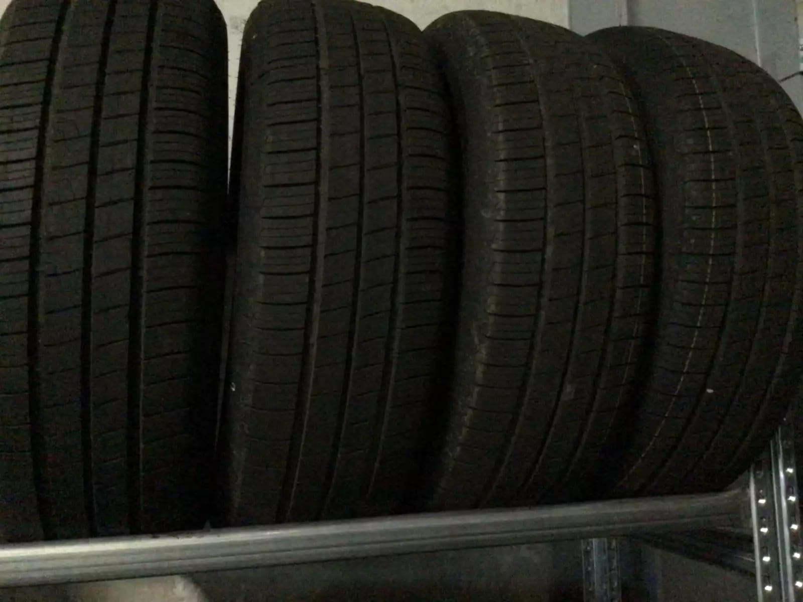 Pneus été 18 195/60 R18 96H - Photo 1