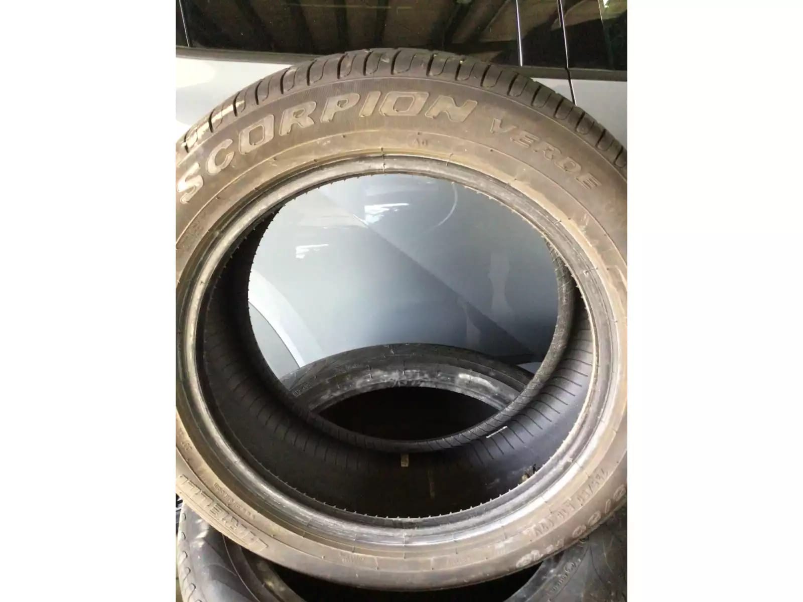 Pneus été 18 235/60 R18 97V - Photo 1