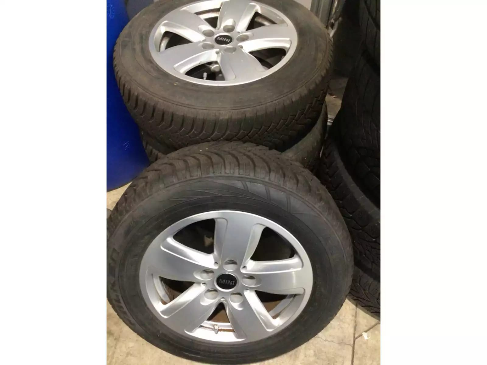 Jantes alu + Pneus hiver 16 205/65 R16 95H - Photo 1